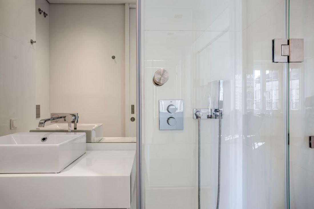 Private Bedrooms In The Heart Of ลิสบอน ภายนอก รูปภาพ